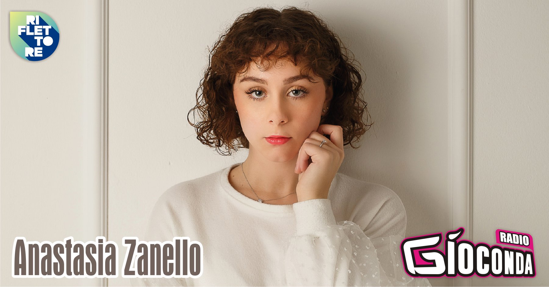 La giovanissima cantautrice Anastasia Zanello, di appena 17 anni, sarà l'ospite della nuova puntata di "Riflettore", in onda venerdì 5 febbraio. Vinicitrice nella categoria inediti del contest "Play Homepage 2019", organizzato da Homepage Festival e The Groove Factory, dove ha presentato due suoi brani “Disappear” e “???”, entrambi con testo in lingua inglese, Anastasia ora è pronta a far conoscere al grande pubblico il suo primo singolo scritto in italiano. Si tratta di "Marinai", brano che verrà pubblicato su tutte le piattaforme digitali proprio il 5 febbraio. La diciasettene, che studia pianoforte al Conservatorio Statale di Musica Jacopo Tomadini di Udine, fa inoltre parte del coro "The Nu Voices Project" diretto da Rudy Fantin.