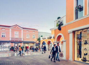 Federmoda chiede l’apertura dei negozi di abbigliamento su appuntamento 2021 - foto Palmanova Outlet Village