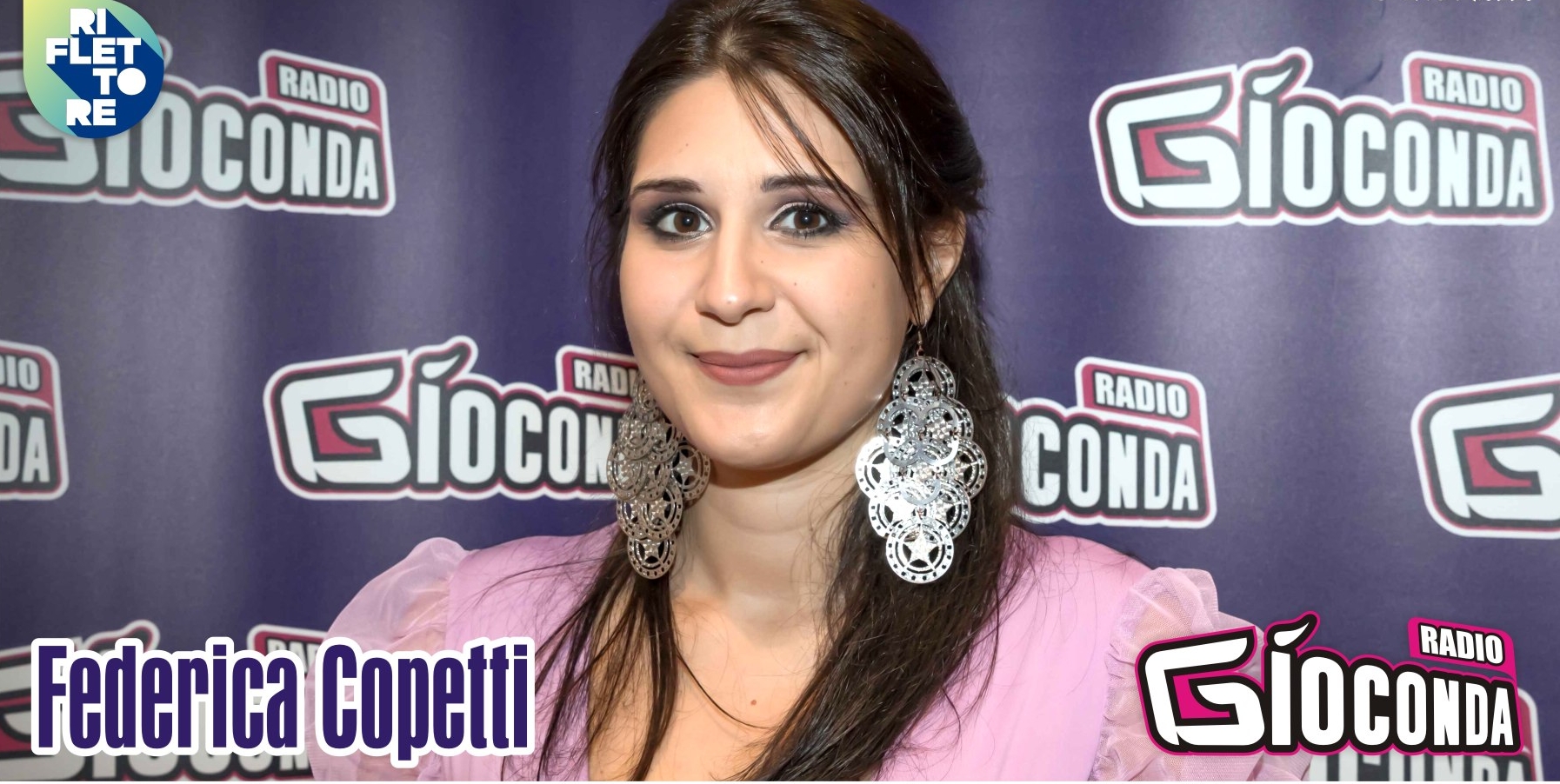 L'ospite di "Riflettore" di venerdì 1 ottobre è la cantautrice Federica Copetti, vincitrice assoluta nella serata finale della 34° edizione di Percoto Canta, il contest canoro che ogni anno attira decine di partecipanti da tutta Italia, andata in scena a Udine sabato 25 settembre al "Teatro Nuovo Giovanni da Udine". A comporre la giuria di qualità, che ha avuto il compito di valutare gli undici concorrenti in gara, Petra Magoni (cantante ed autrice), Niccolò Agliardi (cantautore e recentemente vincitore di un Golden Globe), Francesco Tricarico (cantautore), Sergio Cerruti (Presidente di AFI, Associazione Fonografici Italiani) e Maurizio Raimo (produttore musicale e Direttore Artistico del Concerto di Natale in Vaticano). Federica Copetti originaria di Osoppo (Ud), è stata la star della serata con la canzone “Vento e polvere”. L'artista si è imposta nella propria categoria (Cantautori), si è aggiudicata il “Premio della critica” e infine il premio assoluto Percoto Canta 2021. Fra gli altri premi di categoria a spuntarla fra i Junior è stata la bergamasca Paola Damiani con “At Last”, mentre fra i senior prima è stata l’udinese Costanza Gallini con “Think” che ha vinto anche il premio della giuria popolare “Mons. Lauro Minin”, mentre il Premio AFI (Associazione Fonografici Italiani) è andato alla goriziana Margherita Pettarin con “Empatia”. La finale di sabato, che è stata trasmessa in diretta su Radio Gioconda, ha messo in mostra il grande valore qualitativo dei concorrenti, accompagnati dalla PercotoCantaBand, diretta dal M° Nevio Lestuzzi, arricchita dalla sezione archi de I Filarmonici Friulani e dalla sezione fiati dell’Italian Brass guidati da Francesco Minutello.