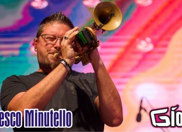 L'ospite della puntata di venerdì 17 settembre di "Riflettore" è Francesco Minutello, trombettista apprezzato su tutto il territorio nazionale. Nato a Latisana, Francesco ha all’attivo diverse produzioni discografiche che spaziano dal jazz al pop, dalla classica al funk, sia in qualità di leader e solista sia in sezione. In ambito "pop" ha collaborato con i cantanti italiani Marco Mengoni, con il quale ha partecipato ai tour "#MengoniLive2015", "MTV World Stage 2015", #MengoniLive2016, e Giorgia per "Oronero Live Tour 2018" e con il cantante inglese Mo Brandis (Incognito – italian tour 2017). Francesco Minutello lo scorso luglio, ha pubblicato il suo nuovo album da solista intitolato "We live the present", che contiene 11 tracce. Il lavoro discografico è stato registrato e prodotto e  in Friuli- Venezia Giulia ed è disponibile su tutte le piattaforme musicali digitali.