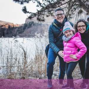 Davide Nonino, il papà della "Famiglia GBR", è l’ospite d’onore della nuova puntata di “Chi ben Comincia” in onda lunedì 21 marzo alle 18.00. Gli altri componenti del giovane nucleo famigliare sono Mamma Ale e i piccoli Matilde e Nicolò. Sul canale Youtube "GBR, Giochi per Bambini e Ragazzi" provano giochi, inventano cacce al tesoro e feste pazzerelle, sperimentano, cucinano e raccontano nuove storie. Per loro giocare è un’esperienza preziosa in cui imparare e crescere insieme: è solo mettendosi in gioco che si possono raggiungere i propri sogni. La Famiglia GBR nel 2020 ha pubblicato il libro "Il Nuovo Giocalibro", edito da De Agostini, che suggerisce giochi pratici, passatempi e sfide per ogni occasione, da fare da soli, in famiglia e con gli amici. Il loro canale YouTube conta ad oggi quasi due milioni di iscritti e più di un miliardo di visualizzazioni.