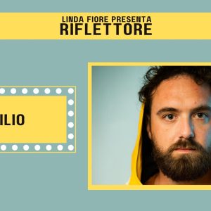 Il cantautore Mattia Cilio, in arte Cilio, è l'ospite della puntata di venerdì 13 maggio di "Riflettore", la trasmissione che mette in luce la musica che nasce in Friuli-Venezia Giulia. L'artista ha in programma l'uscita di un nuovo progetto musicale, sviluppato durante il lockdown, “Liberami dal male”. Il disco, composto da undici brani, è stato anticipato dai singoli “Vieni con me” e "Liberami dal male". Cilio che si definisce compositore rap che sconfina nel cantautorato, mantenendo sempre un’anima funky, per la registrazione del suo primo album ha coinvolto molti colleghi musicisti, che si sono poi esibiti con lui durante la presentazione ufficiale del progetto discografico, svoltasi lo scorso 23 aprile al Bar Lume a Udine. Il disco “Liberami dal male” è interamente autoprodotto ed è stato registrato e mixato a Tavagnacco (Ud)nello studio Artesuono di Stefano Amerio.