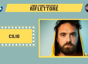 Il cantautore Mattia Cilio, in arte Cilio, è l'ospite della puntata di venerdì 13 maggio di "Riflettore", la trasmissione che mette in luce la musica che nasce in Friuli-Venezia Giulia. L'artista ha in programma l'uscita di un nuovo progetto musicale, sviluppato durante il lockdown, “Liberami dal male”. Il disco, composto da undici brani, è stato anticipato dai singoli “Vieni con me” e "Liberami dal male". Cilio che si definisce compositore rap che sconfina nel cantautorato, mantenendo sempre un’anima funky, per la registrazione del suo primo album ha coinvolto molti colleghi musicisti, che si sono poi esibiti con lui durante la presentazione ufficiale del progetto discografico, svoltasi lo scorso 23 aprile al Bar Lume a Udine. Il disco “Liberami dal male” è interamente autoprodotto ed è stato registrato e mixato a Tavagnacco (Ud)nello studio Artesuono di Stefano Amerio.