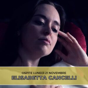 L'ospite della nuova puntata di "Chi ben comincia", in onda lunedì 21 novembre, è l’attrice e regista Elisabetta Cancelli. Laureata al DAMS di Gorizia, inzia il suo percorso artistico in veste di fotografa e videomaker presso vari eventi artistici di Trieste e come attrice, segretaria di edizione e assistente alla regia, per cortometraggi e film indipendenti. Negli ultimi anni si è unita alla compagnia teatrale Trieste Musical Company e ha iniziato a scrivere e dirigere cortometraggi di sua creazione firmandoli con il suo canale “Silent Dream”, che propone produzioni “low budget” fondate sul forte legame con il territorio del nord-est perciò personaggi, location e storia sono realizzati in questo contesto. Il più recente lavoro della giovane regista, che racconta la storia di una profonda amicizia fra due ragazze ma anche del senso di rabbia e di impotenza che si può provare di fronte agli abusi domestici,  porta il titolo “Sul filo del rasoio”. Il cortometraggio è tratto da un racconto della triestina Clara Besenghi.