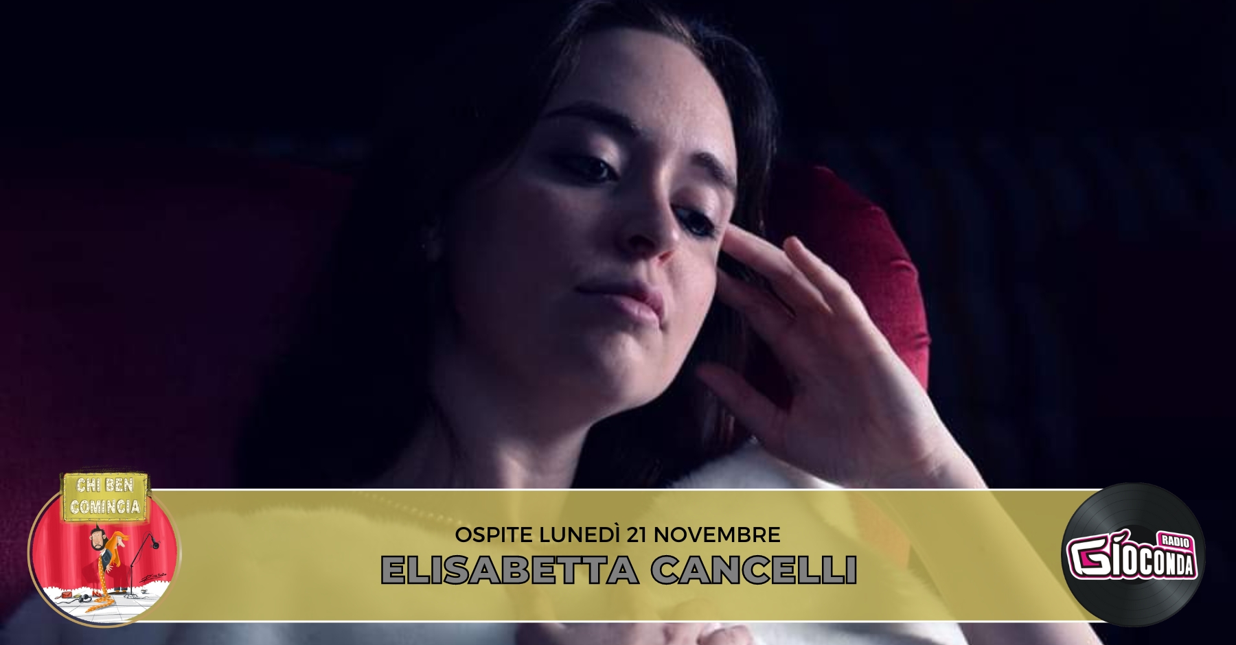 L'ospite della nuova puntata di "Chi ben comincia", in onda lunedì 21 novembre, è l’attrice e regista Elisabetta Cancelli. Laureata al DAMS di Gorizia, inzia il suo percorso artistico in veste di fotografa e videomaker presso vari eventi artistici di Trieste e come attrice, segretaria di edizione e assistente alla regia, per cortometraggi e film indipendenti. Negli ultimi anni si è unita alla compagnia teatrale Trieste Musical Company e ha iniziato a scrivere e dirigere cortometraggi di sua creazione firmandoli con il suo canale “Silent Dream”, che propone produzioni “low budget” fondate sul forte legame con il territorio del nord-est perciò personaggi, location e storia sono realizzati in questo contesto. Il più recente lavoro della giovane regista, che racconta la storia di una profonda amicizia fra due ragazze ma anche del senso di rabbia e di impotenza che si può provare di fronte agli abusi domestici,  porta il titolo “Sul filo del rasoio”. Il cortometraggio è tratto da un racconto della triestina Clara Besenghi.