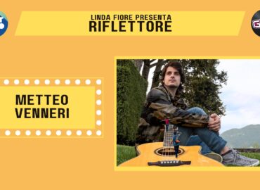 ll cantautore Matteo Venneri è l'ospite della prossima puntata di"Riflettore", in onda venerdì 11 novembre. Originario di Tarcento, il prossimo 18 novembre, pubblicherà il suo primo EP dal titolo "Fuori confine" al cui interno sono presenti 4 tracce tra le quali "Se chiudi gli occhi", brano che racconta una storia d'amore in chiave pop-rock, genere musicale al quale appartiene l'intero progetto discografico. Matteo Venneri per la realizzazione del suo pirmo EP si è avvalso di molte collaborazioni tra le quali spicca quella con Federica Copetti, vincitrice del festival Percoto Canta 2021. Il cantautore, che in passato si è esibito anche insieme a più band del Friuli-Venezia Giulia sia come chitarrista sia come cantante, è attualmente concentrato sui suoi progetti in veste di artista solista.