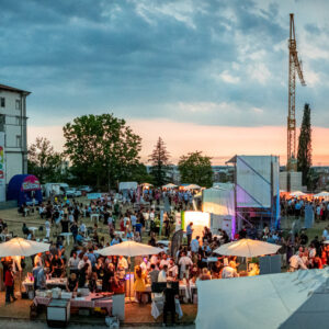 Il prossimo 23 Giugno, il colle del Castello di Udine ospita la dodicesima edizione di “Perlage”, la kermesse enologica dedicata alle bollicine metodo classico e metodo charmat organizzata dalla Pro Loco Udine Castello. Presenta la serata Linda Fiore. Radio ufficiale Radio Gioconda.